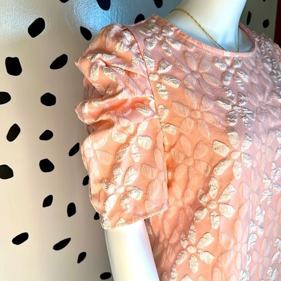 Textured Floral Print Peach Blouse - Picture 3 of 8